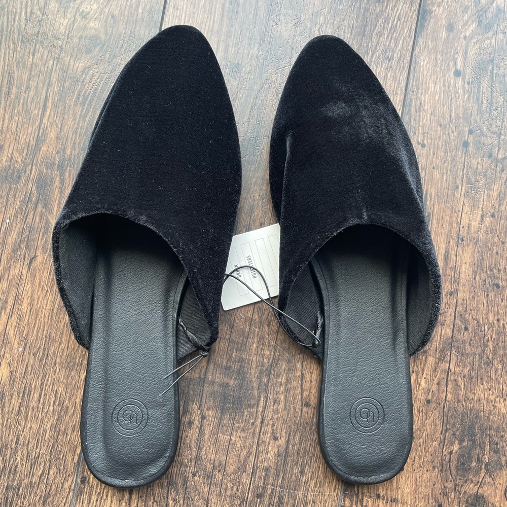 Urban Outfitters Black Velvet Mules